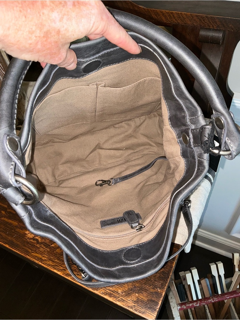 NWT Frye Melissa Leather Hobo Crossbody Shoulder Bag Carbon Gray MSRP $388 - Picture 11 of 12